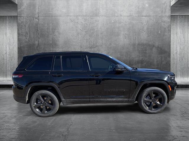 new 2025 Jeep Grand Cherokee car, priced at $53,595
