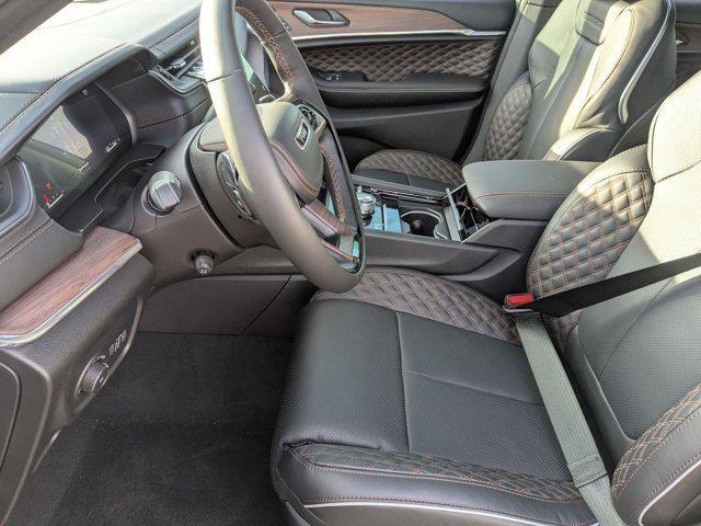 new 2025 Jeep Grand Cherokee car, priced at $59,276