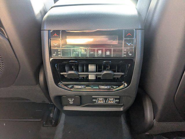 new 2025 Jeep Grand Cherokee car, priced at $59,276