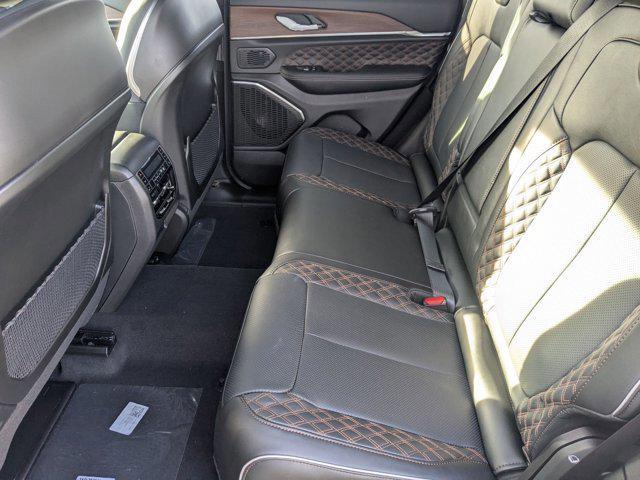 new 2025 Jeep Grand Cherokee car, priced at $59,276