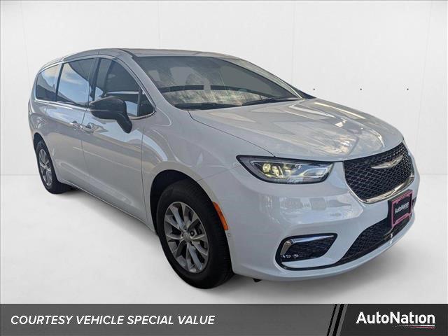 new 2025 Chrysler Pacifica car, priced at $46,261
