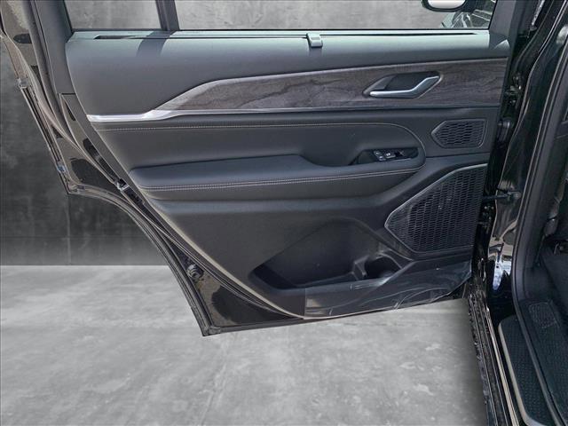 new 2025 Jeep Grand Cherokee L car, priced at $69,374