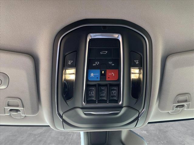 used 2022 Jeep Grand Cherokee car, priced at $34,000
