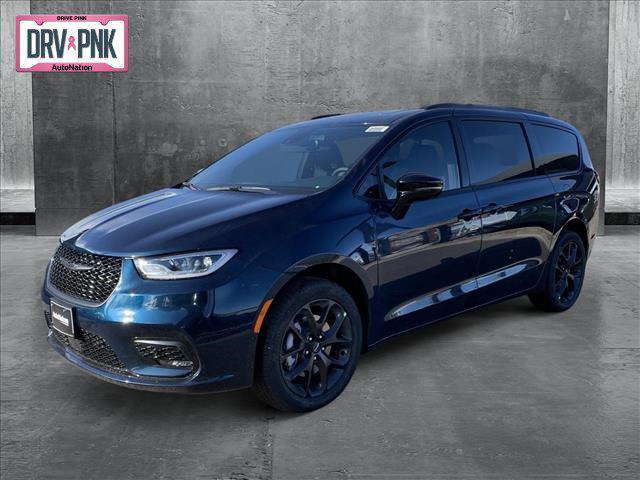 new 2025 Chrysler Pacifica car, priced at $53,334