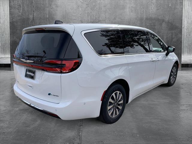 new 2025 Chrysler Pacifica Hybrid car, priced at $43,850