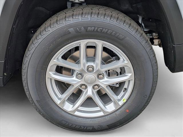 new 2025 Jeep Grand Cherokee car, priced at $41,090