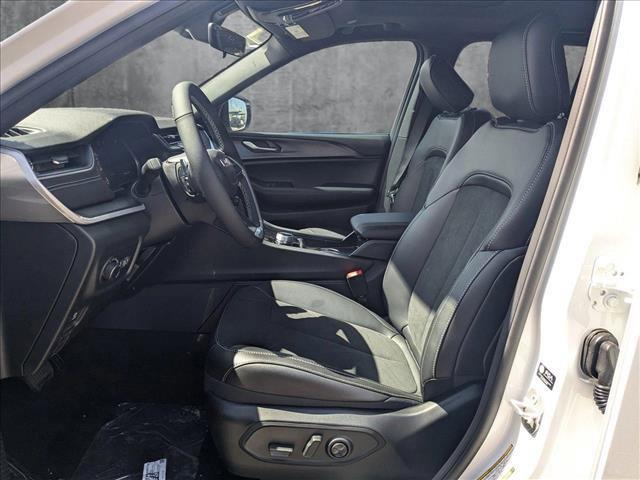 new 2025 Jeep Grand Cherokee car, priced at $45,799