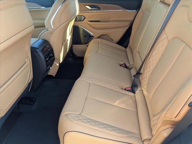 new 2025 Jeep Grand Cherokee car, priced at $61,211