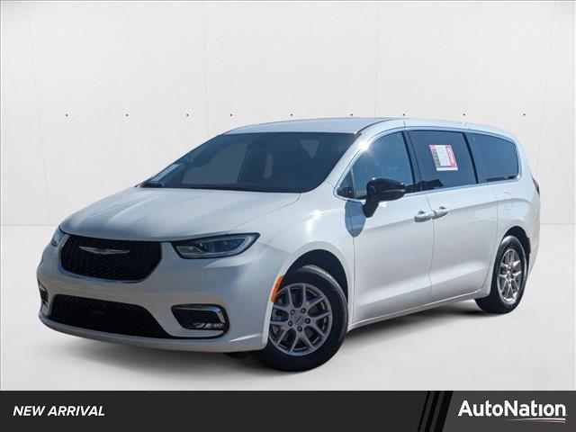 used 2024 Chrysler Pacifica car, priced at $36,300