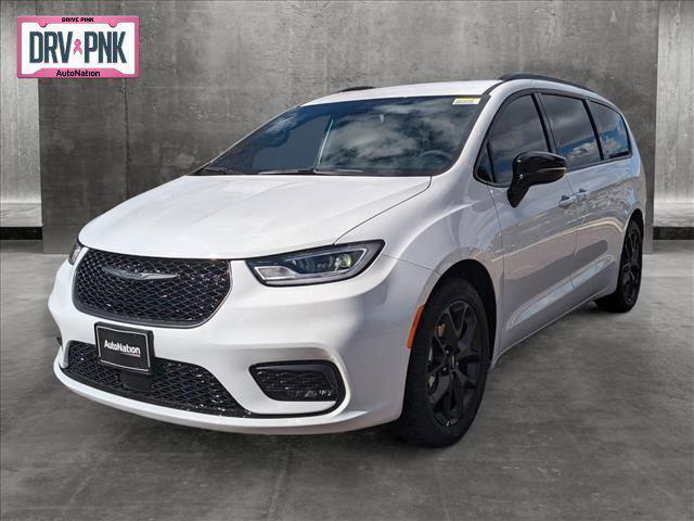 new 2024 Chrysler Pacifica car, priced at $36,697