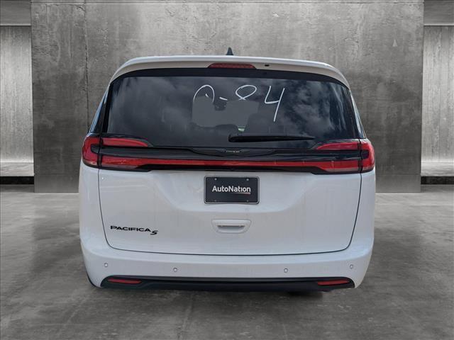 new 2024 Chrysler Pacifica car, priced at $41,947
