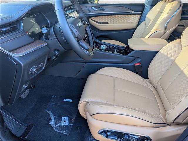 new 2025 Jeep Grand Cherokee car, priced at $60,140