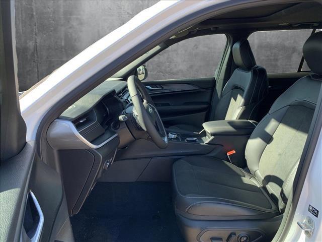 new 2025 Jeep Grand Cherokee car, priced at $44,799