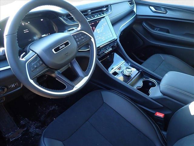 new 2025 Jeep Grand Cherokee car, priced at $40,505