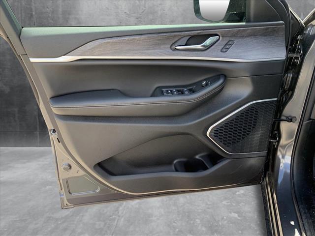 new 2025 Jeep Grand Cherokee car, priced at $53,595