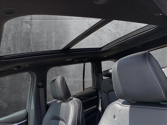 new 2025 Jeep Grand Cherokee car, priced at $53,595