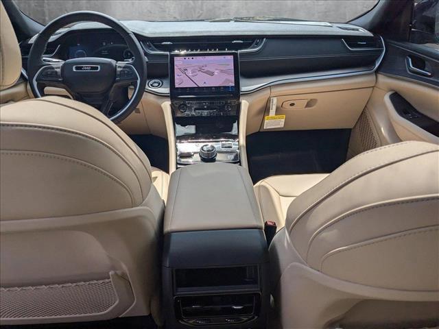 new 2025 Jeep Grand Cherokee car, priced at $48,000