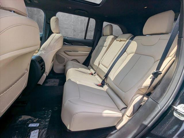 new 2025 Jeep Grand Cherokee car, priced at $48,000