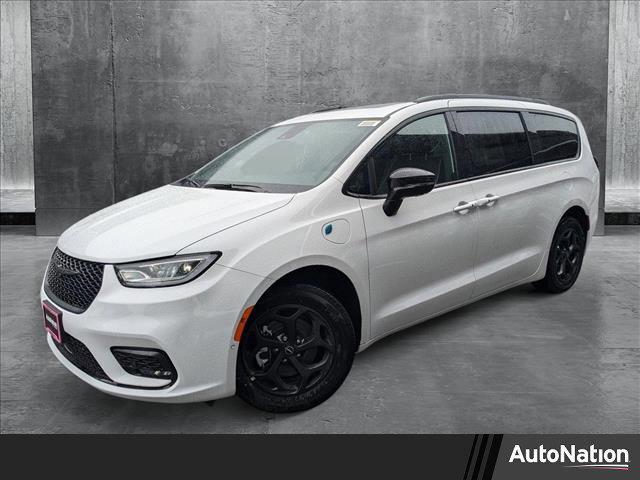 new 2025 Chrysler Pacifica Hybrid car, priced at $56,879