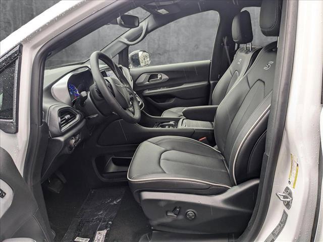new 2025 Chrysler Pacifica Hybrid car, priced at $56,879