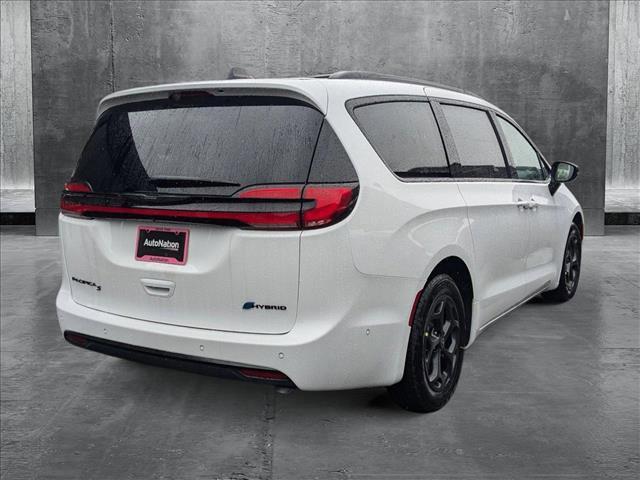 new 2025 Chrysler Pacifica Hybrid car, priced at $56,879
