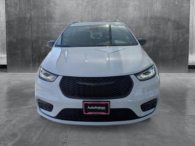 new 2025 Chrysler Pacifica Hybrid car, priced at $56,879