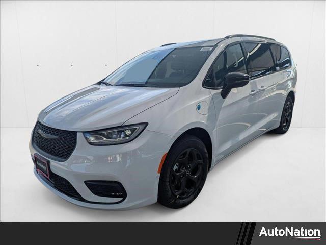 new 2025 Chrysler Pacifica Hybrid car, priced at $54,271