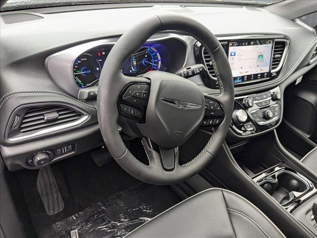 new 2025 Chrysler Pacifica Hybrid car, priced at $56,879
