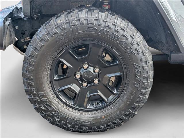 used 2022 Jeep Gladiator car, priced at $41,437