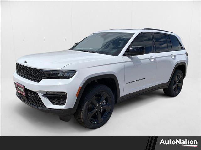 new 2025 Jeep Grand Cherokee car, priced at $52,000