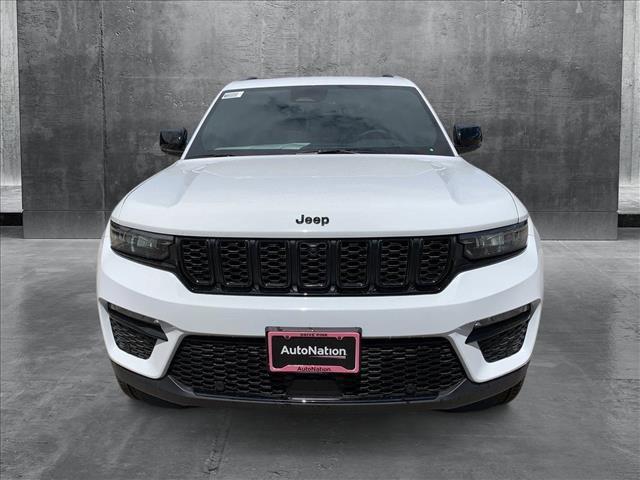 new 2025 Jeep Grand Cherokee car, priced at $53,000