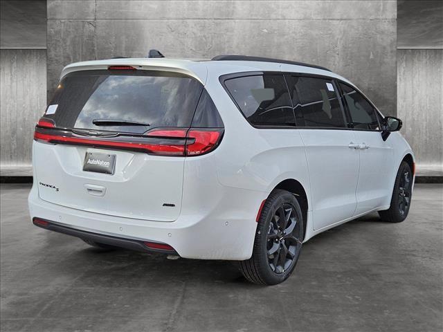new 2024 Chrysler Pacifica car, priced at $53,301