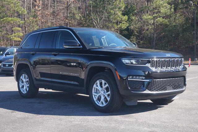 used 2024 Jeep Grand Cherokee car, priced at $35,995