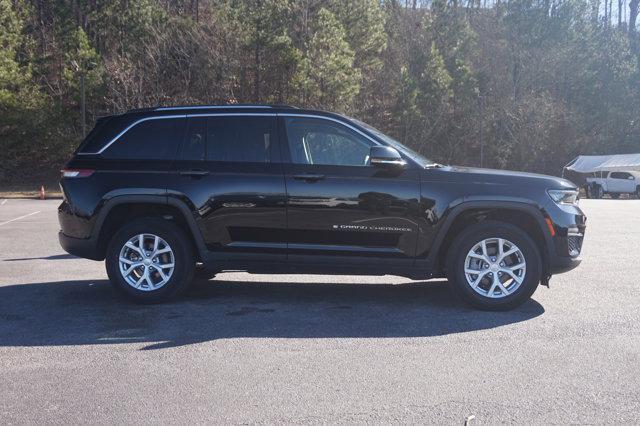 used 2024 Jeep Grand Cherokee car, priced at $35,995