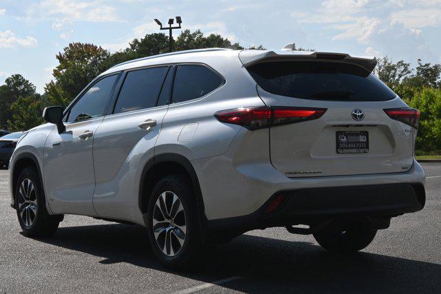 used 2021 Toyota Highlander Hybrid car, priced at $31,995