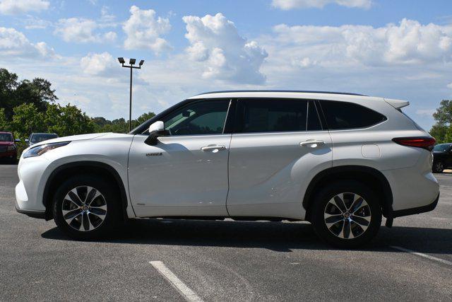 used 2021 Toyota Highlander Hybrid car, priced at $31,995