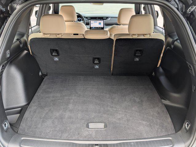 used 2025 Jeep Grand Cherokee car, priced at $39,995