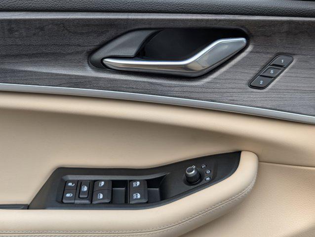 used 2025 Jeep Grand Cherokee car, priced at $39,995