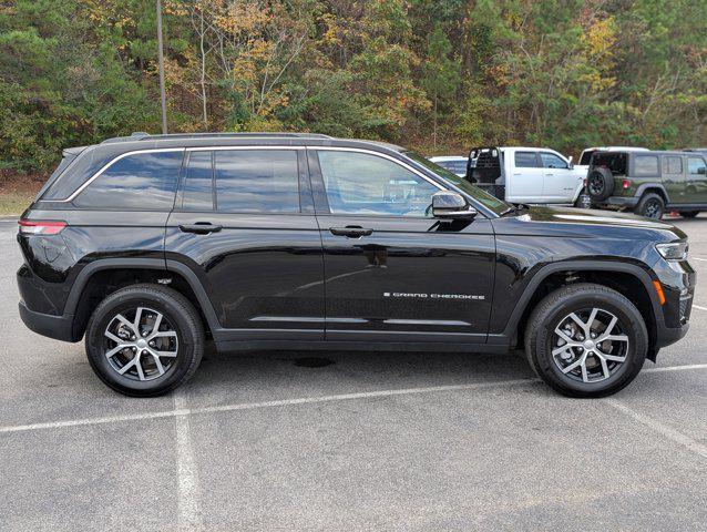 used 2025 Jeep Grand Cherokee car, priced at $39,995