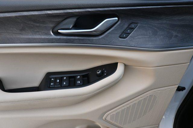 used 2024 Jeep Grand Cherokee car, priced at $32,995
