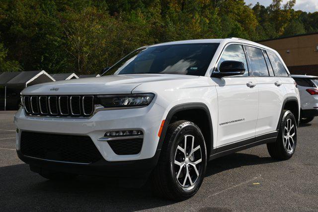 used 2024 Jeep Grand Cherokee car, priced at $32,995