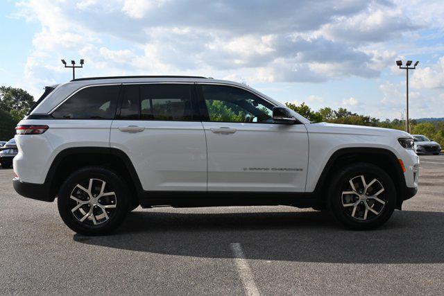 used 2024 Jeep Grand Cherokee car, priced at $32,995
