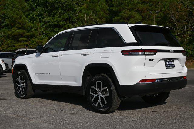 used 2024 Jeep Grand Cherokee car, priced at $32,995