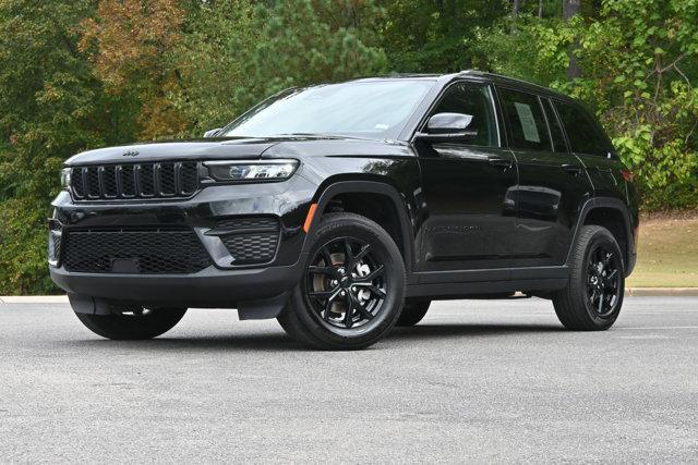 used 2024 Jeep Grand Cherokee car, priced at $31,995