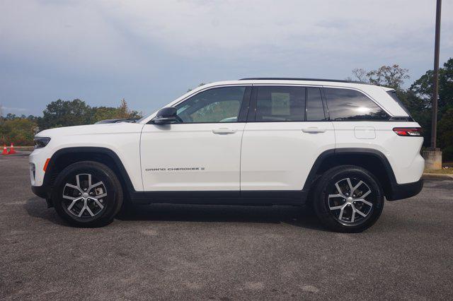 used 2024 Jeep Grand Cherokee car, priced at $36,995