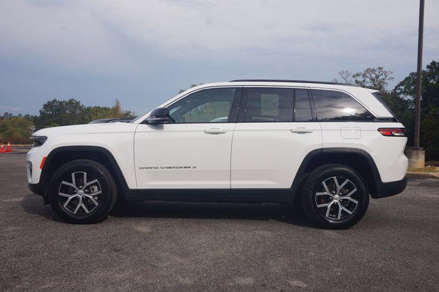 used 2024 Jeep Grand Cherokee car, priced at $36,995