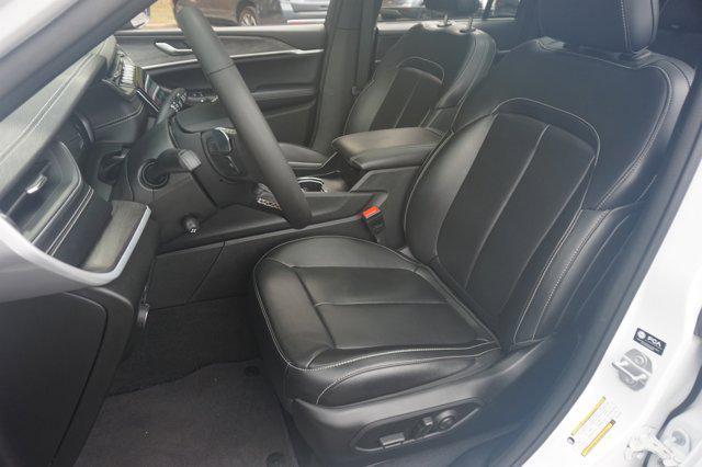 used 2024 Jeep Grand Cherokee car, priced at $36,995