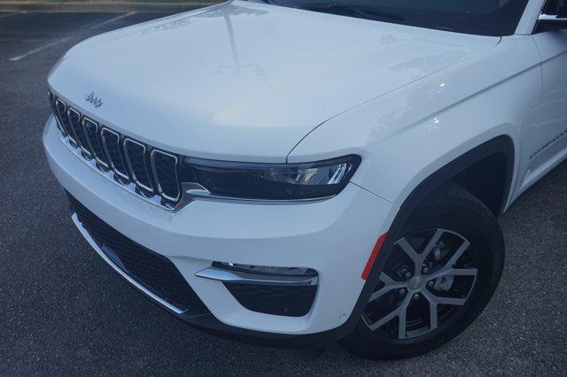 used 2024 Jeep Grand Cherokee car, priced at $35,994