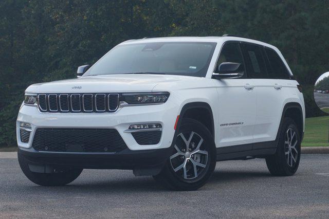 used 2024 Jeep Grand Cherokee car, priced at $35,994