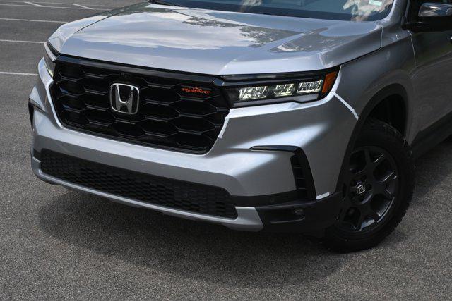 used 2025 Honda Pilot car, priced at $49,994